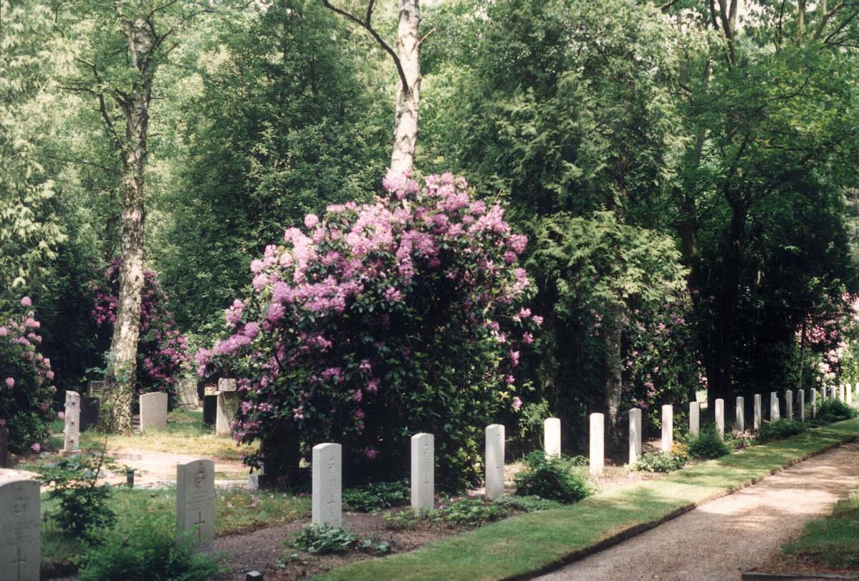 Apeldoorn (Ugchelen-Heidehof) General Cemetery, Netherlands