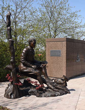 La statue du lieutenant-colonel John McCrae