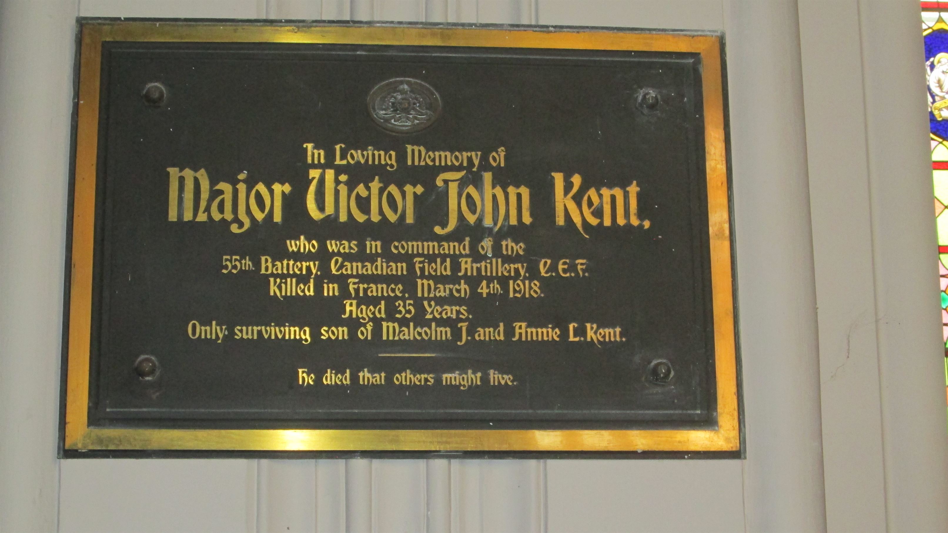 Photo 1- St Paul's Cathedral- Maj Kent plaque (photo by R. Turcotte)
