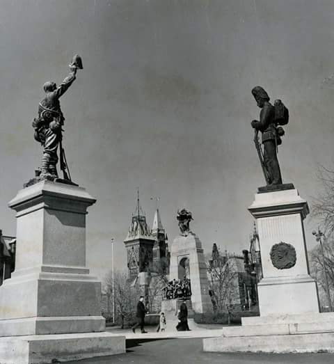 Monument de la guerre d'Afrique du Sud, Place de la Confédération en 1967-1968.