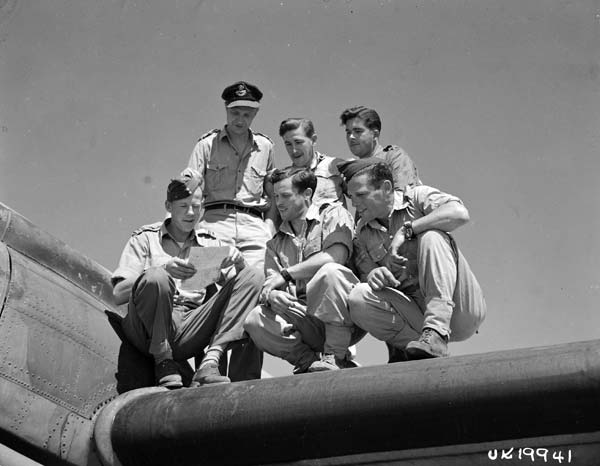 Aviateurs canadiens au front en Birmanie.