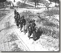 Troupes canadiennes avançant vers Melfa, Mai 1944
