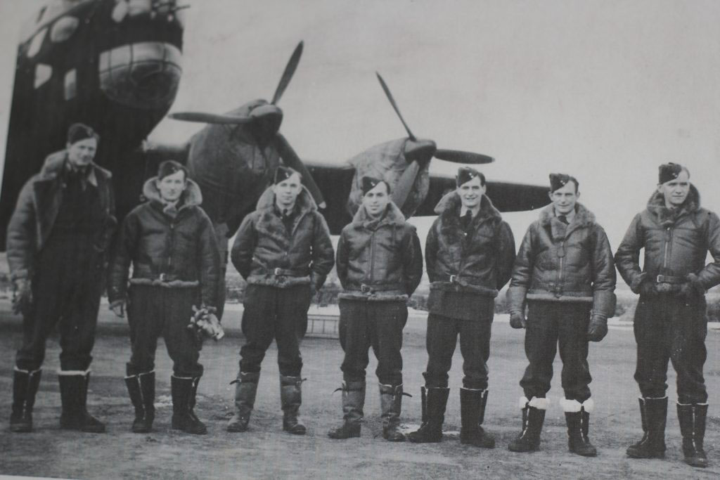 Davy Conter of Nova Scotia (centre) poses with his bomber crew during the Second World War. Photo courtesy of Dr. Howard Conter