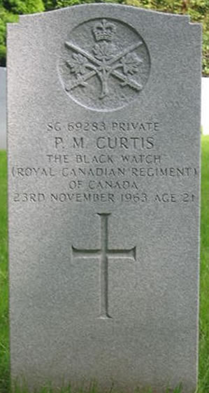Pierre tombale de P. M. Curtis