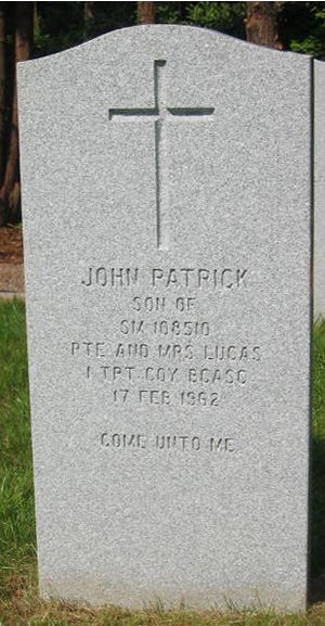 Pierre tombale de John Patrick Lucas
