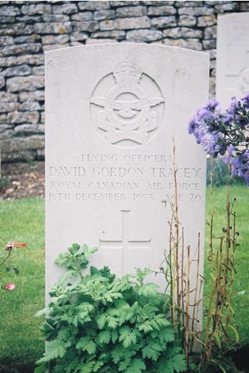 Headstone of David Gordon Tracey