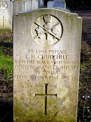 Original headstone prior to replacement in 2003