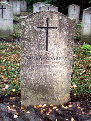 Pierre tombale originale, remplacée en 2003