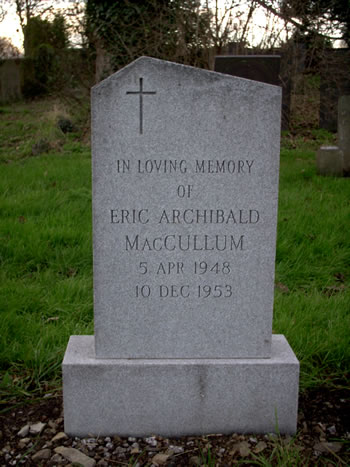 Headstone of Eric Archibald MacCullum