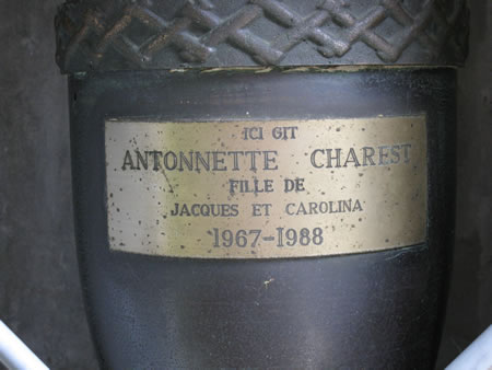 Headstone of Antonnette Oliva Annette Charest