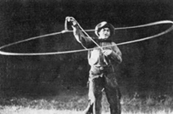 Henry Norwest, participant à des épreuves de rodéo avant la Première Guerre mondiale.