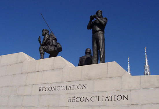 Réconciliation : Le monument au maintien de la paix