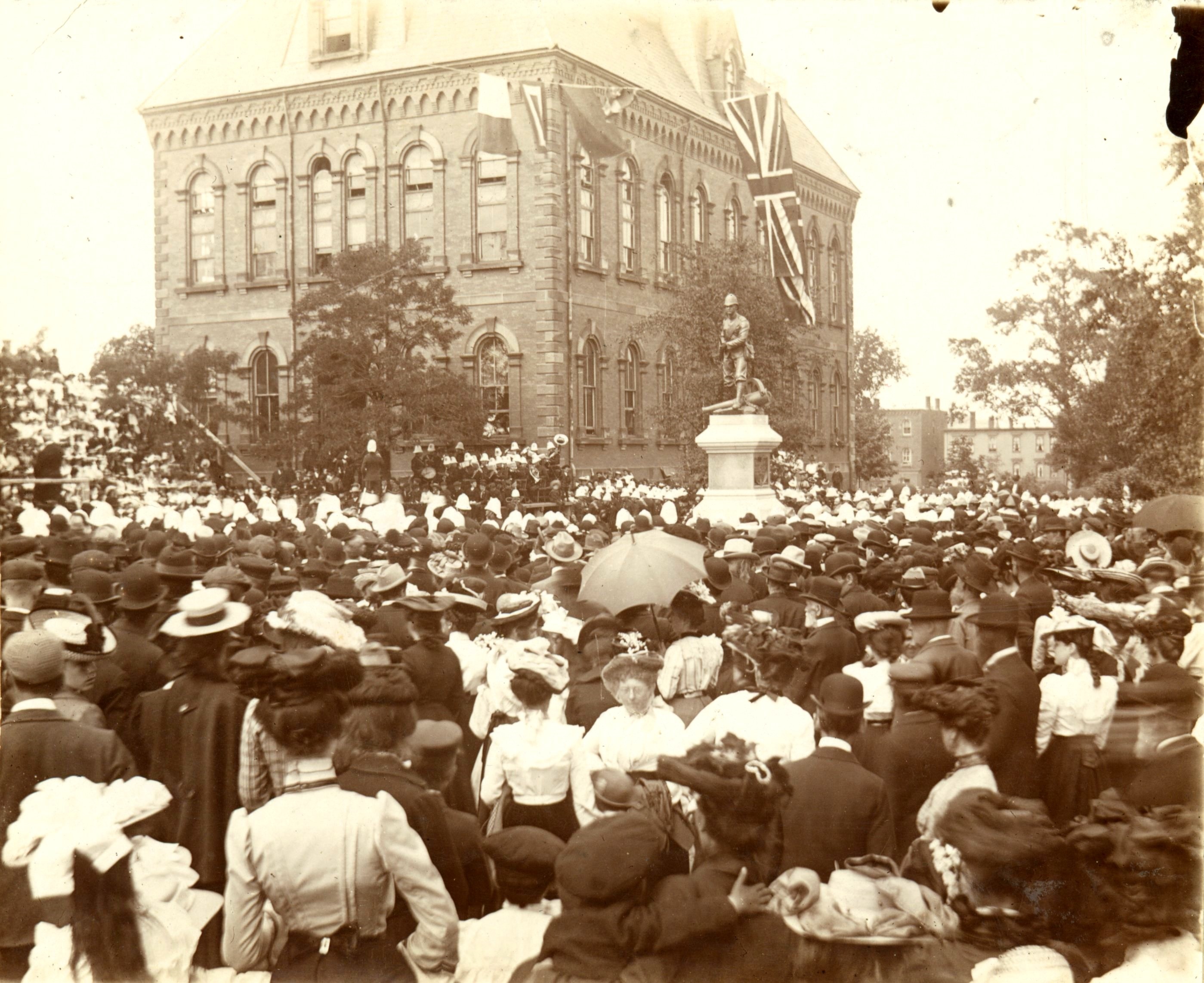 Inauguration, le 6 juillet 1903.