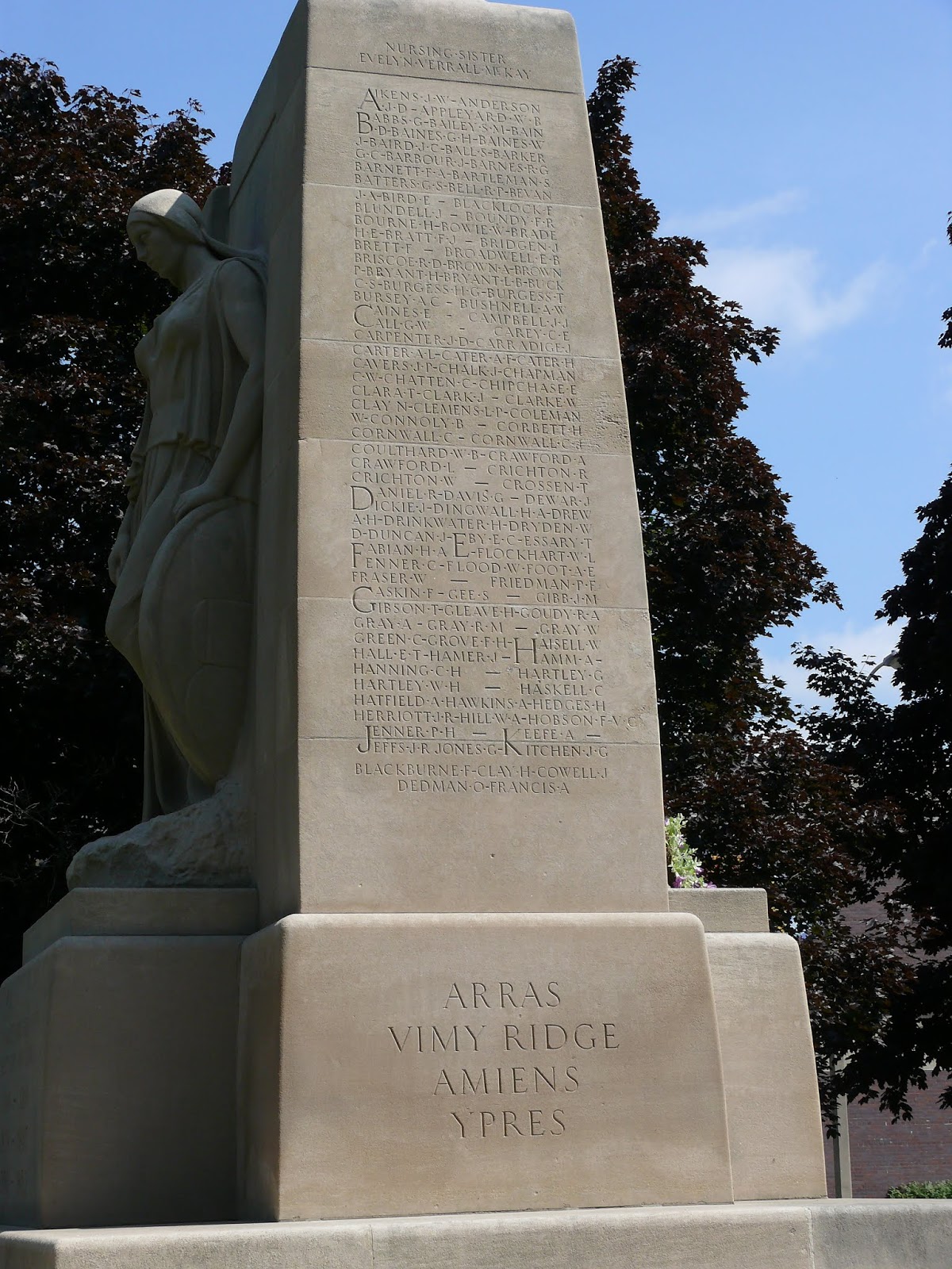 Monument (front)