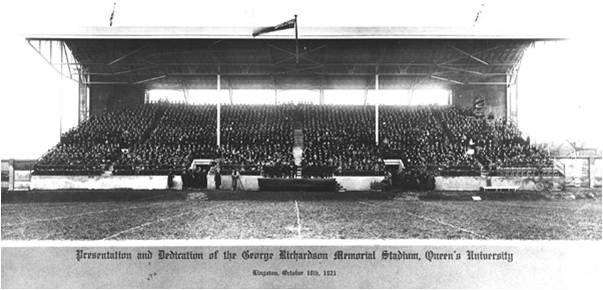 Inauguration du Richardson Memorial Stadium en octobre 1921