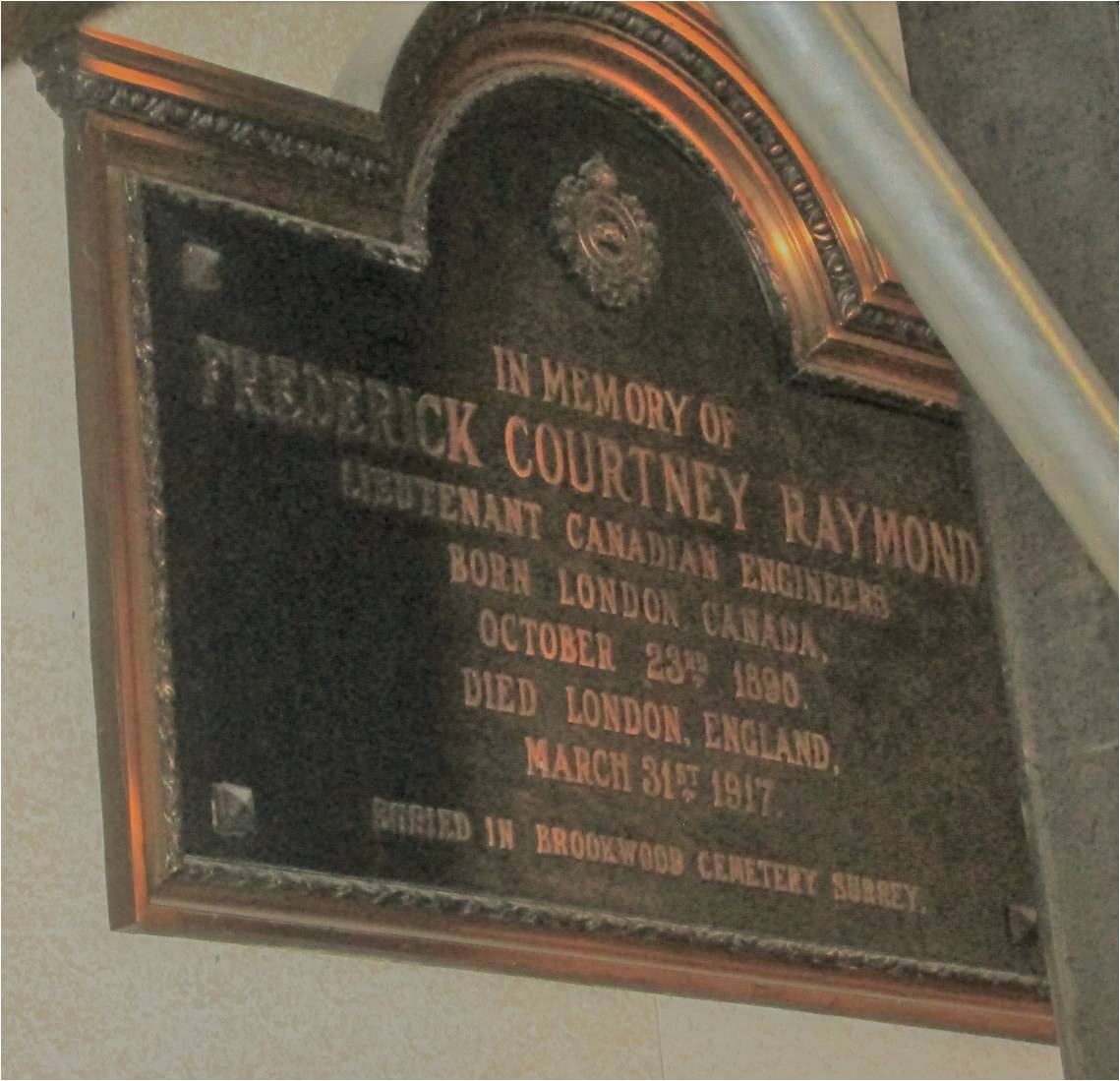 St Paul's Cathedral- Lieutenant Raymond plaque (photo by R. Turcotte)