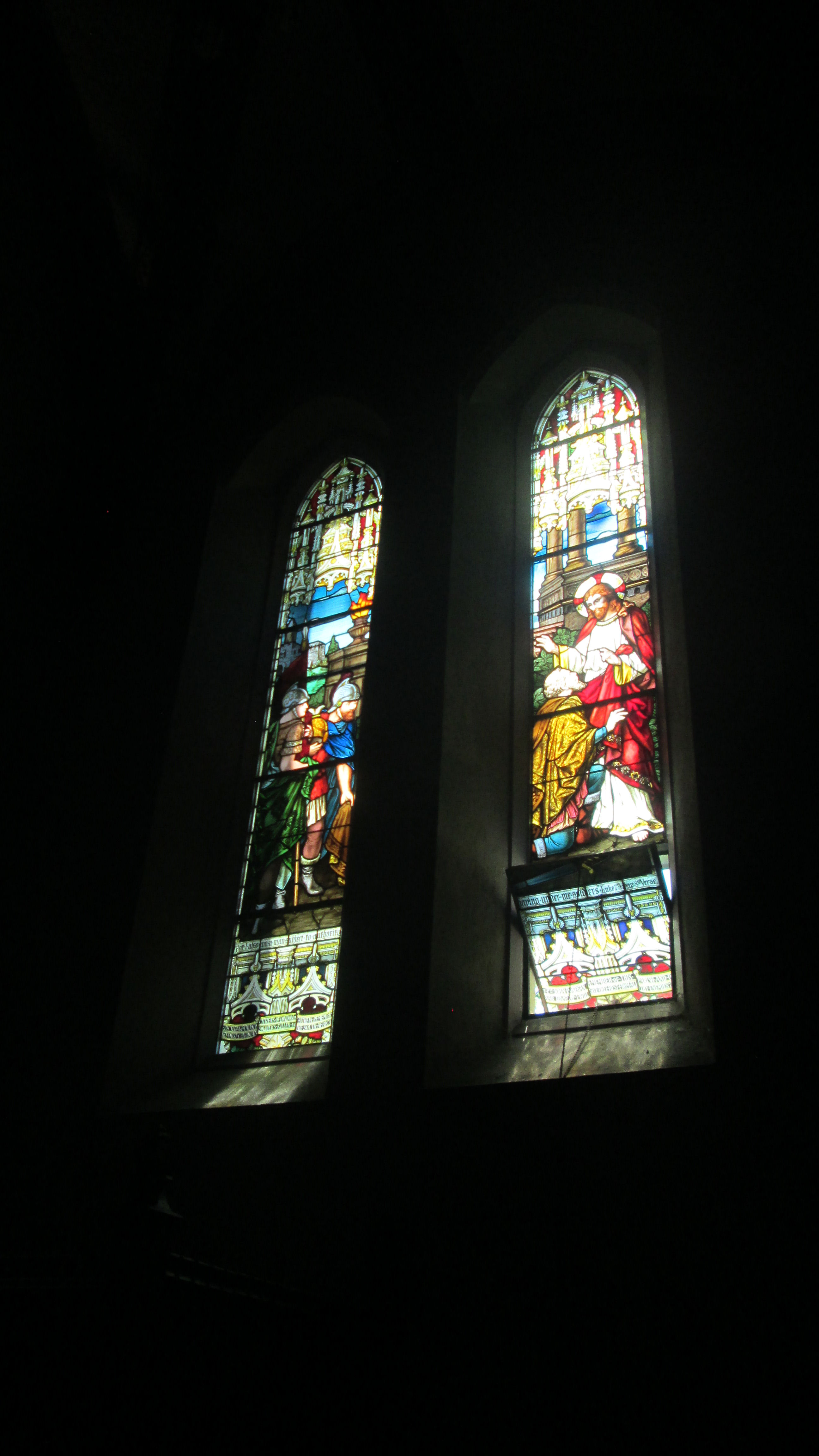 Photo 1- Pte Donegan stained glass window (photo by R. Turcotte)