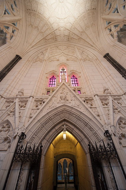 Porte de la Chapelle du Souvenir.