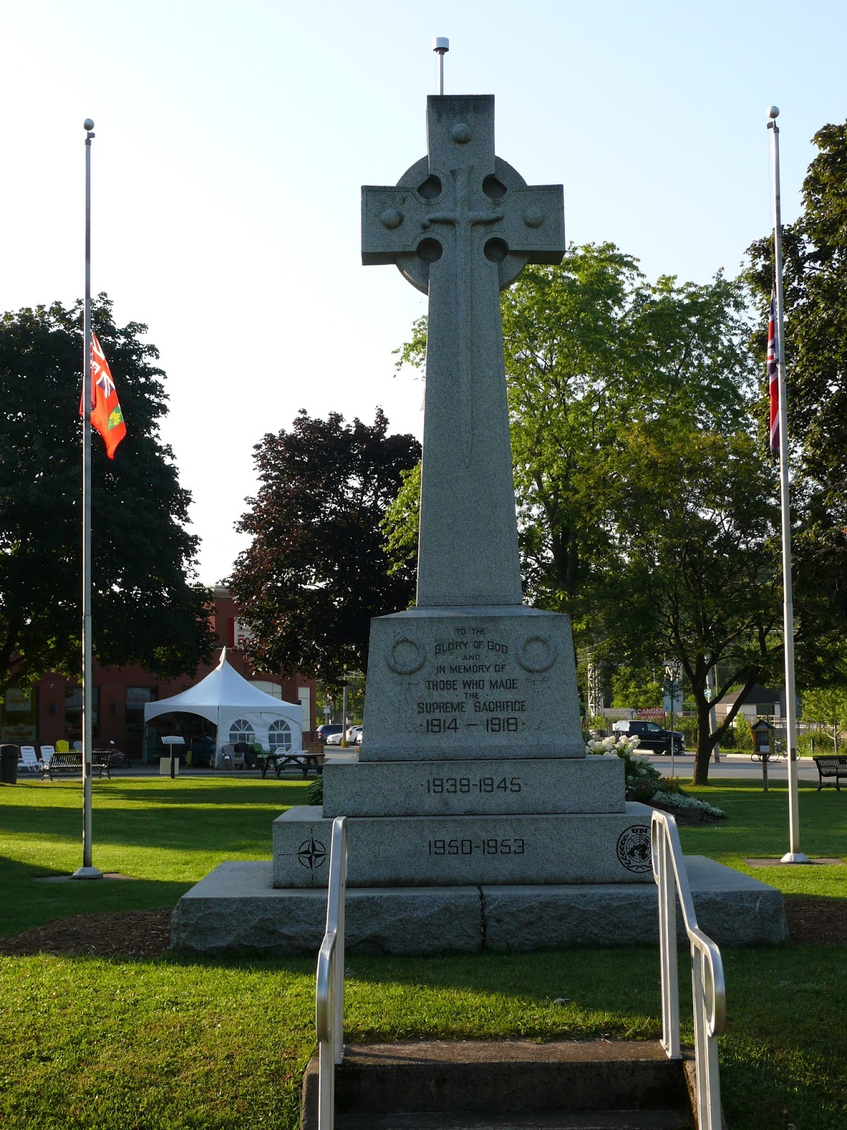 Lakefield Cenotaph
