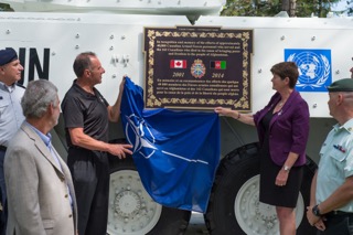 The Collier Memorial Cross Family unveils the plaque commemorating the lost of 162 Canadians in Afghanistan
