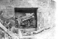 Canon allemand de 5,9 pouces capturé dans le village de Farbus, Avril 1917.