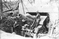 Canon allemand Howitzer de 8 pouces capturé sur la crête de Vimy par le 27e Bataillon, Août 1917.