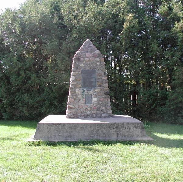Vars Cenotaph, Ontario