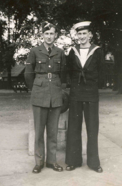 Photo of William Robert Hawthorne and brother Allen