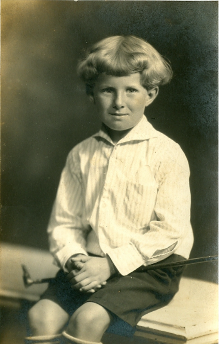 Photo of HARRY RAEBURN WATSON