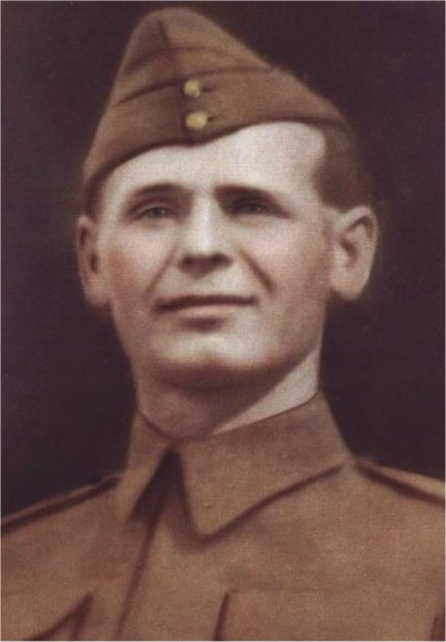 Photo 2 of Alexander Nieznany