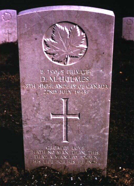 Headstone of Douglas M. Holmes