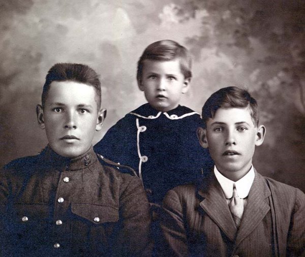 Photo of George Sherwood Young and his brothers