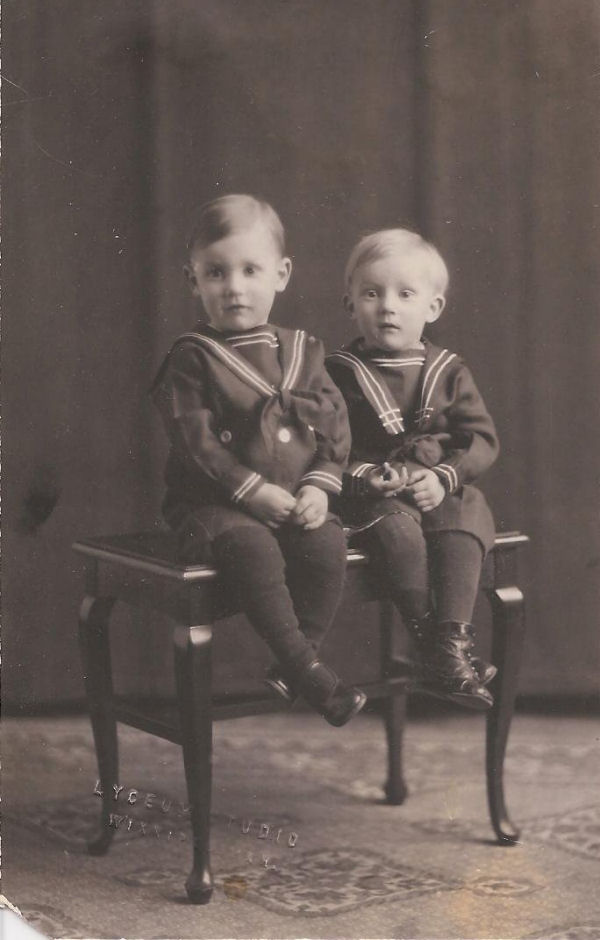 Photo of HARVEY THOMAS MOLOSKI