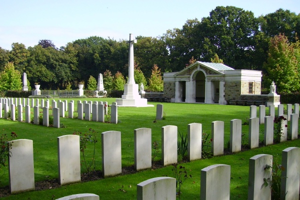 Photo of LOUIS THOMPSON