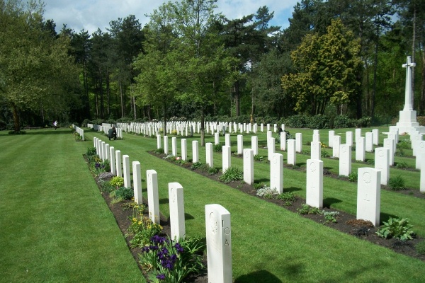 Bergen-op-Zoom Canadian War Cemetery