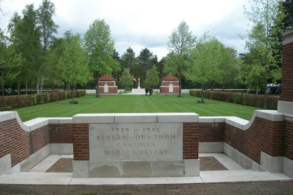 Bergen-op-Zoom Canadian War Cemetery