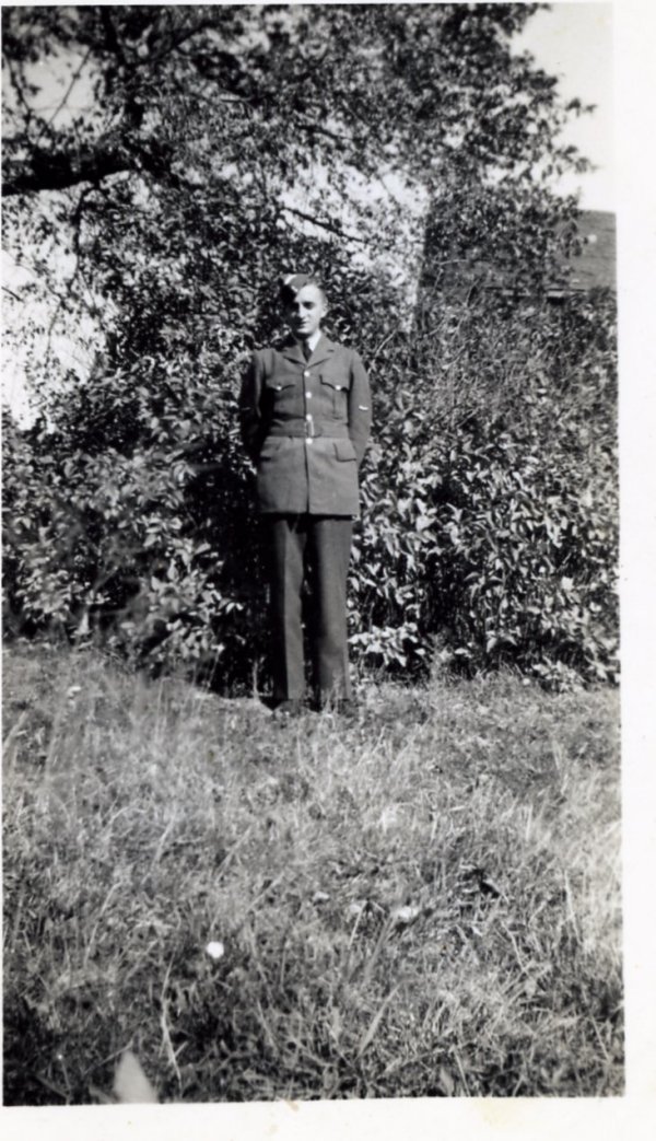 Photo of Leonard Hogan