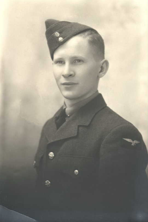 Photo of ROBERT LOUIS SANDERSON