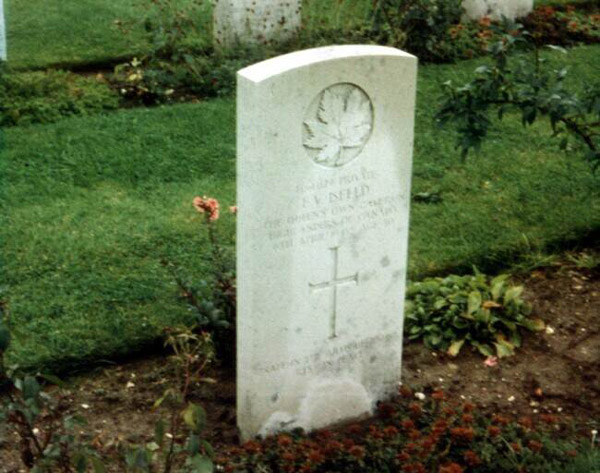 Gravemarker of Einar Victor Isfeld