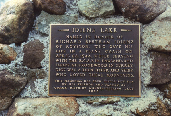 Idiens Lake - Bronze Cairn