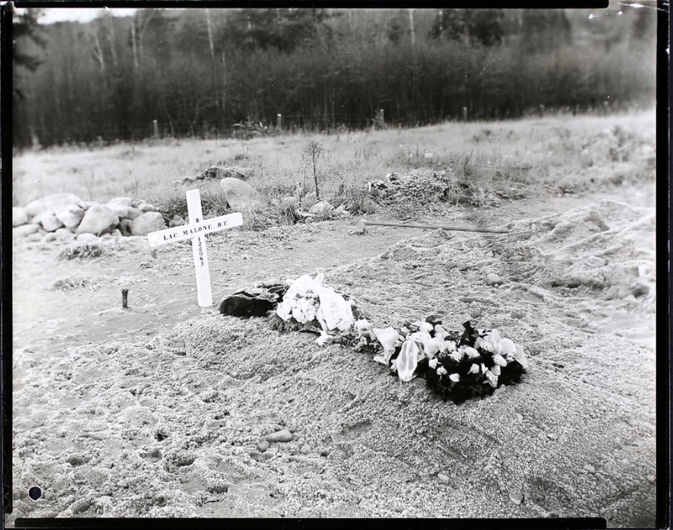 Temporary grave marker