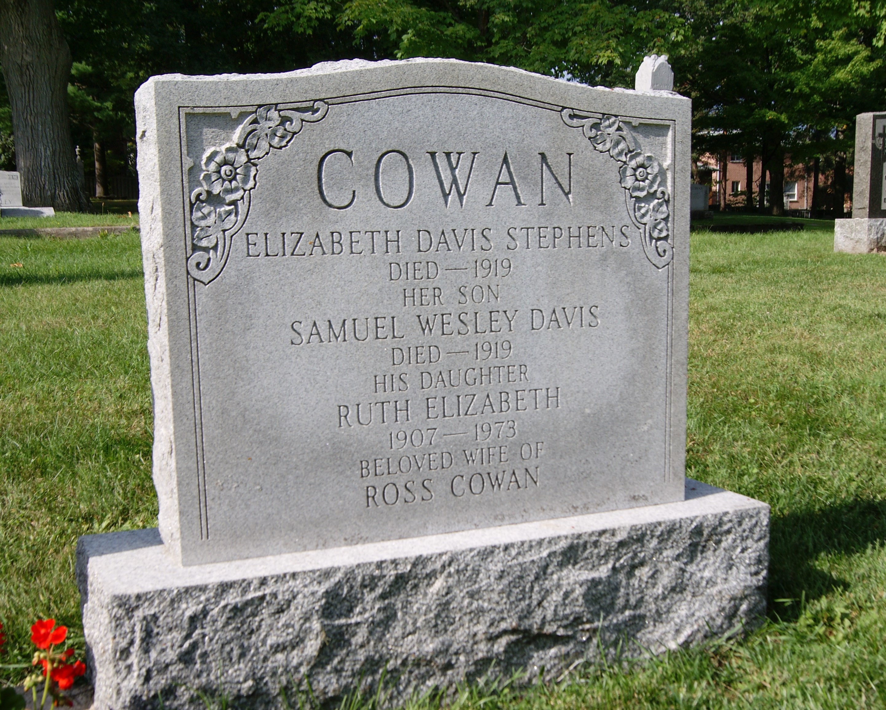 Family gravemarker