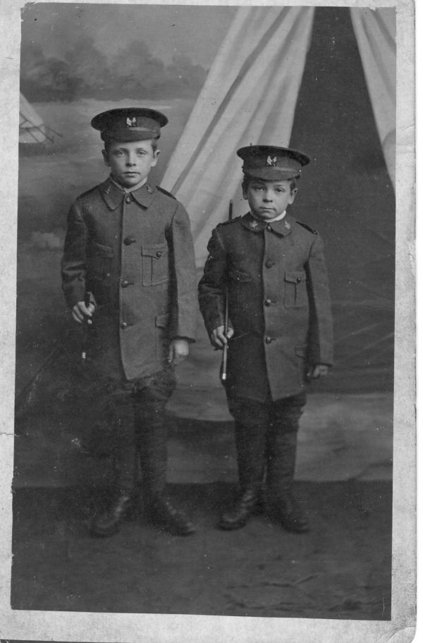 Photo of David & Mathew Love