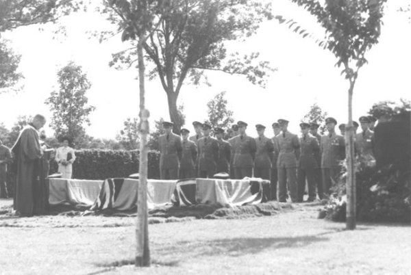 Funeral of WJ Bice, GR Rayment, B Kirkham and GA Cooling