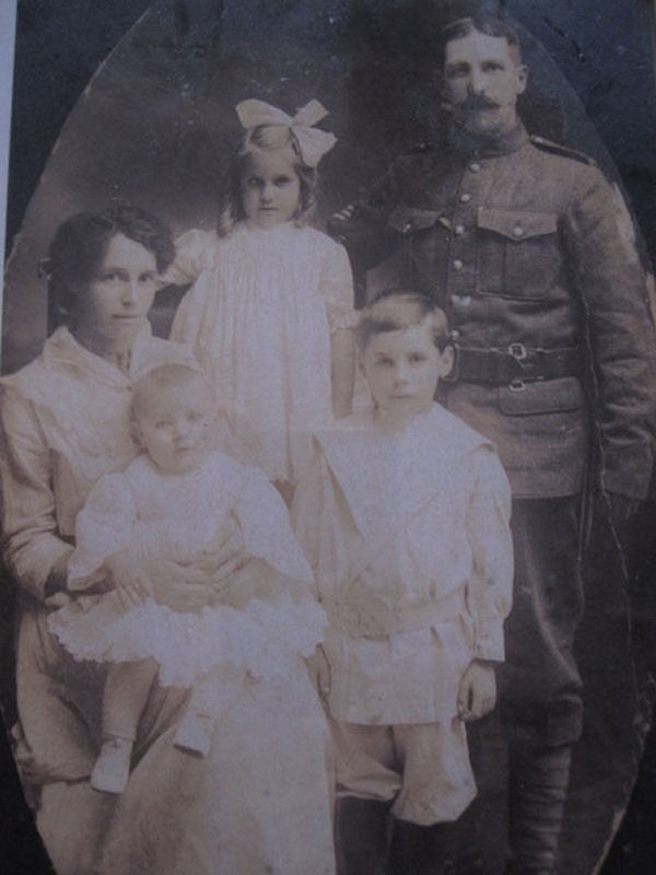 Photo of CHARLES HILTON